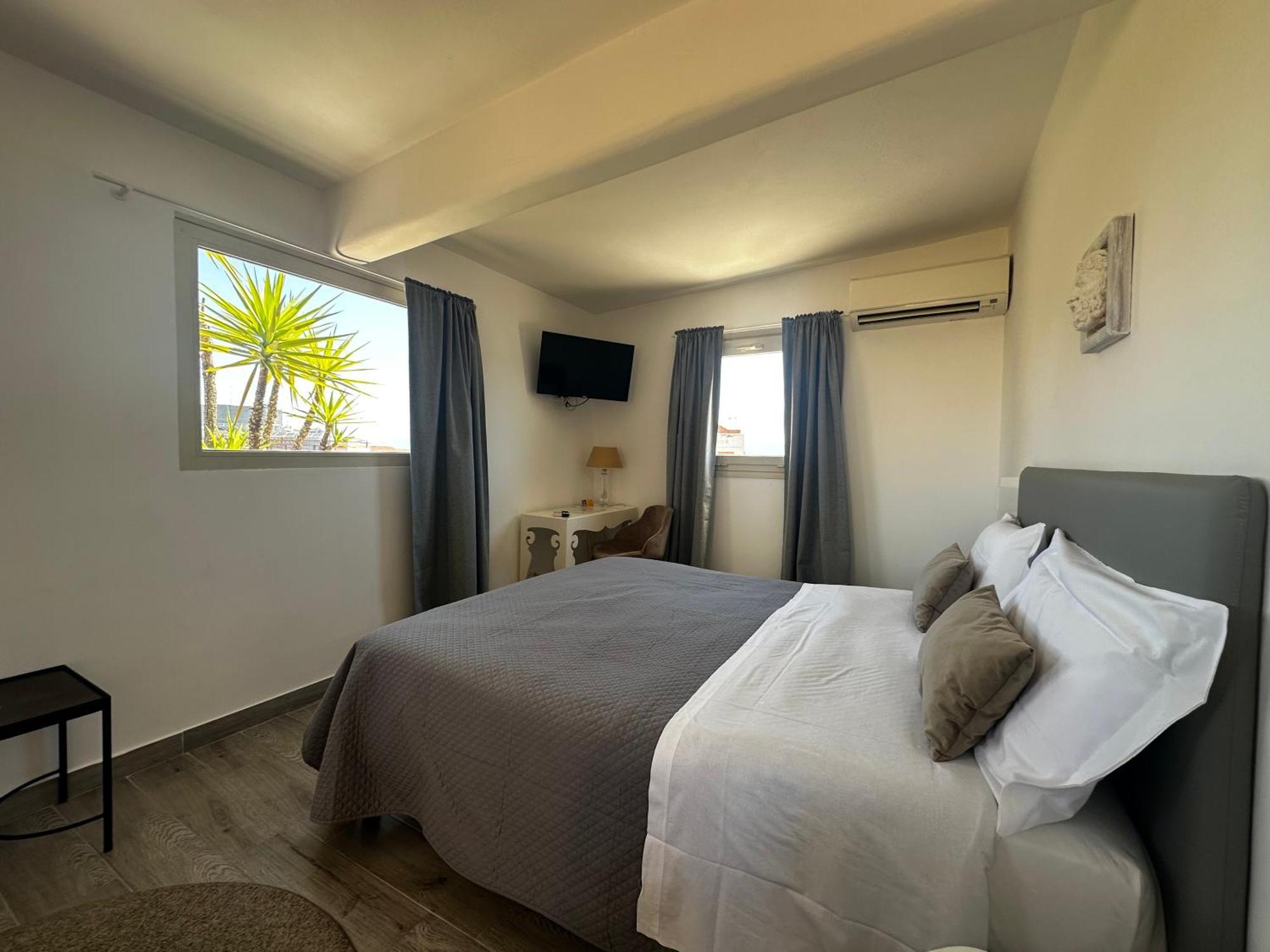 Comfort Astoria Palace Bed & Breakfast